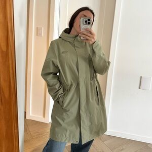 The North Face Women's Woodmont parka